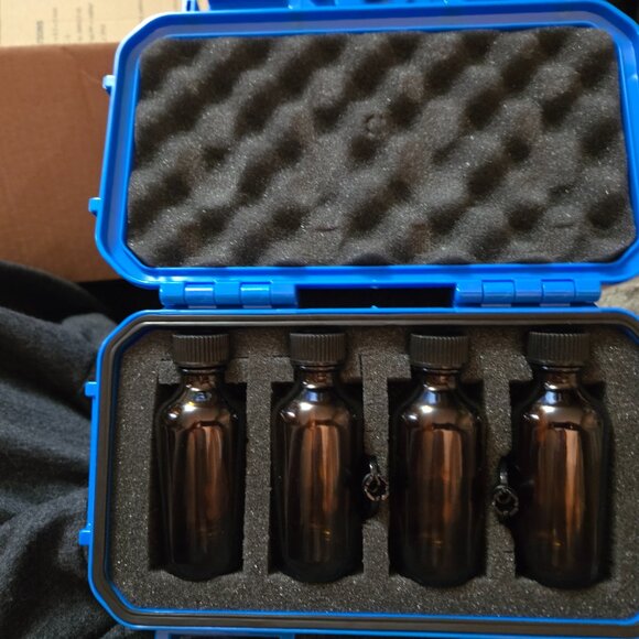 Seahorse Waterproof Locking Box w/Bottles - Picture 4 of 6